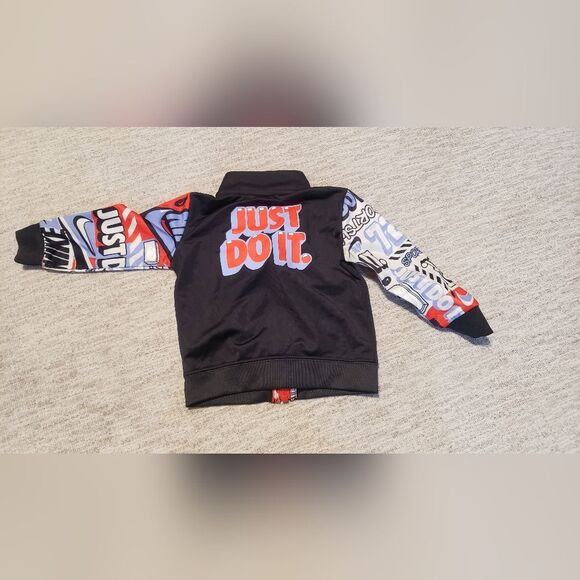 Nike 2-Piece Kids Track Suit - Size: 18M - Picture 4 of 7